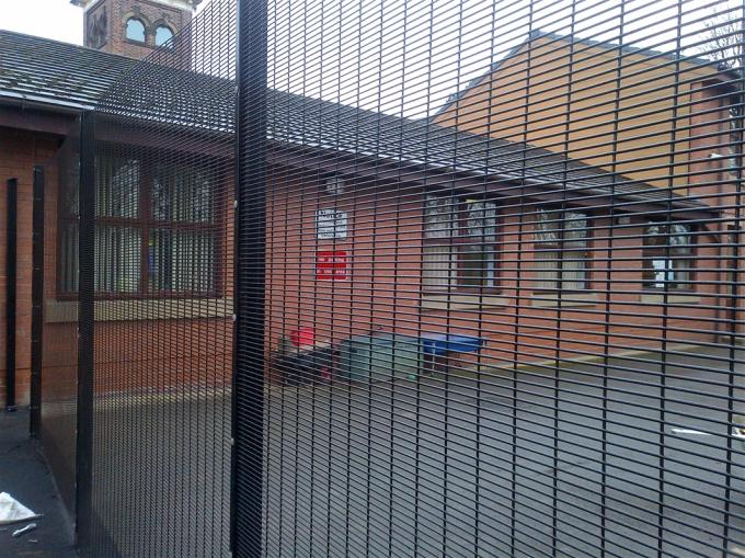 Geschweißter Draht Mesh Fence Anti Climb Highs der klaren Sicht Antides schnitt-358 Sicherheit 2