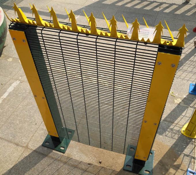 Heißes eingetaucht galvanisierte 358 klare Sicht Sicherheits-Antiaufstiegs-Mesh Fences 2.4m 2