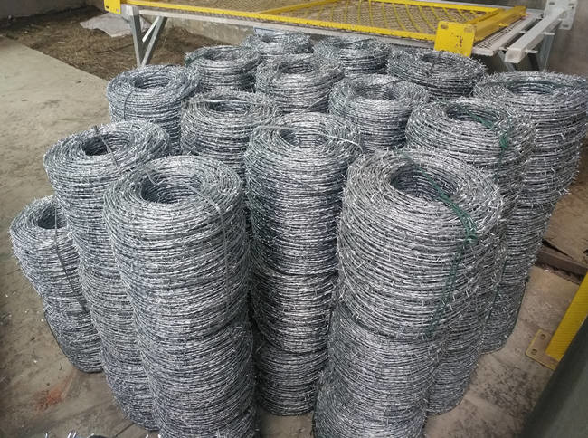 Galvanisierten 3 Punkte Q195 Antiaufstieg des Stacheldraht-12x12 gegen Oxidation 0