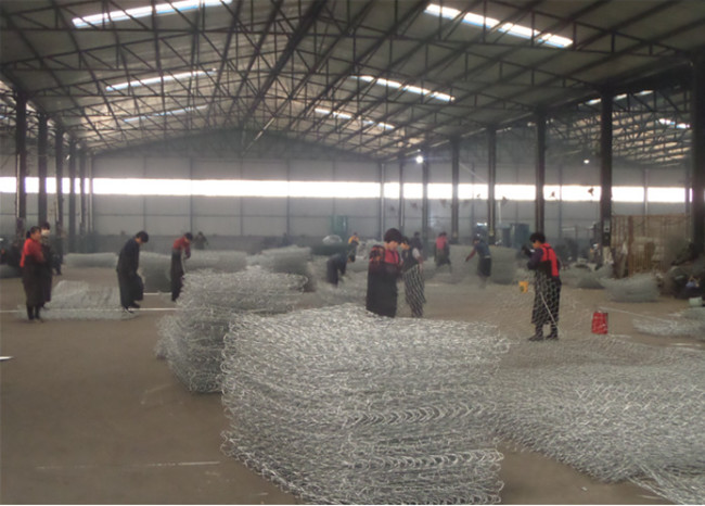 Gesponnener Gabion Mesh Basket 2m x 1m x 1m Standardgröße galvanisierte sechseckiges 2